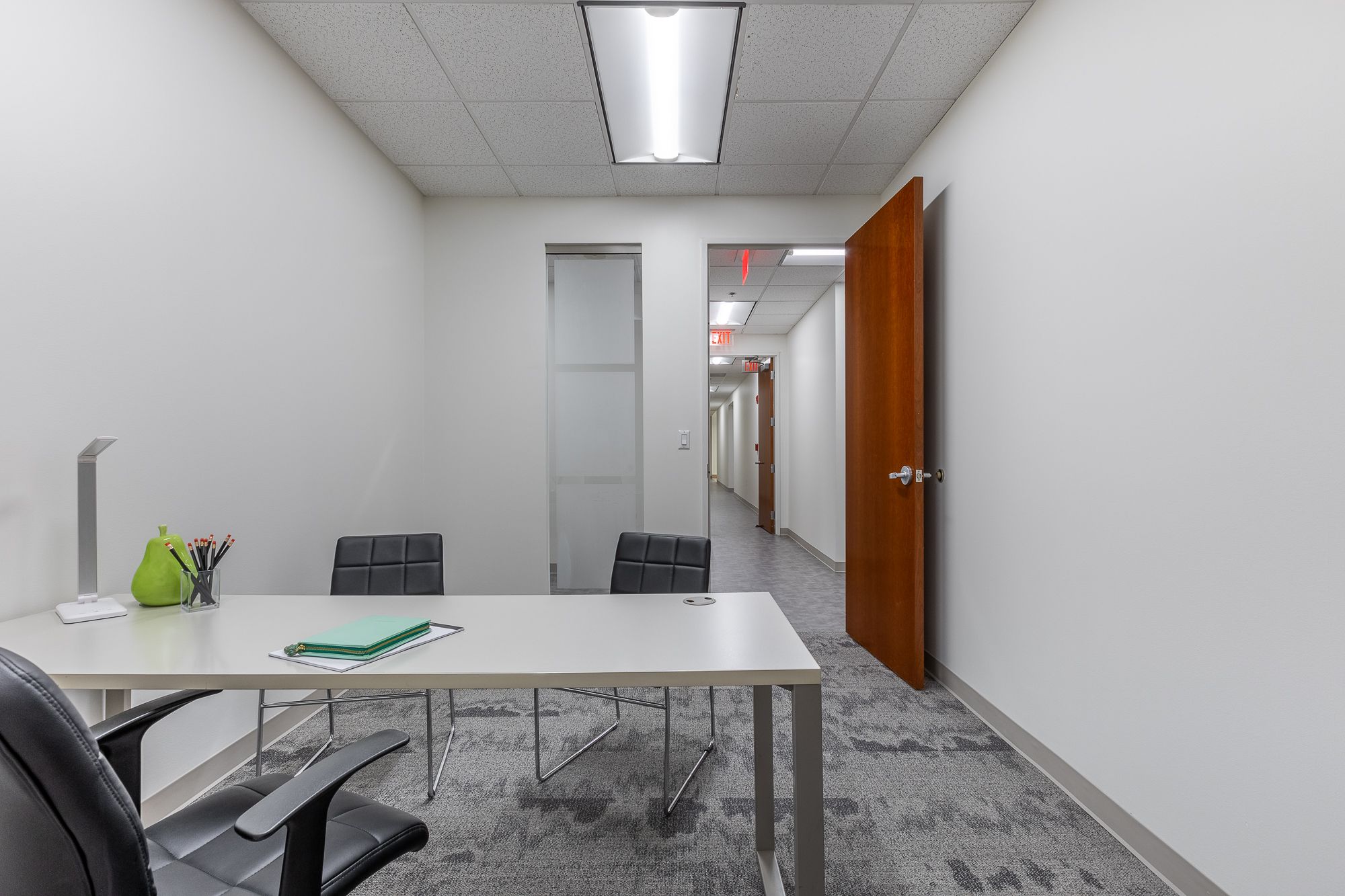 Private Meeting Rooms in Reston | 11710 Plaza America Dr #2000, Reston, VA 20190